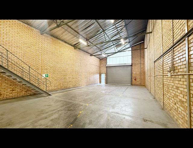 215M² WAREHOUSE TO LET IN WADEVILLE